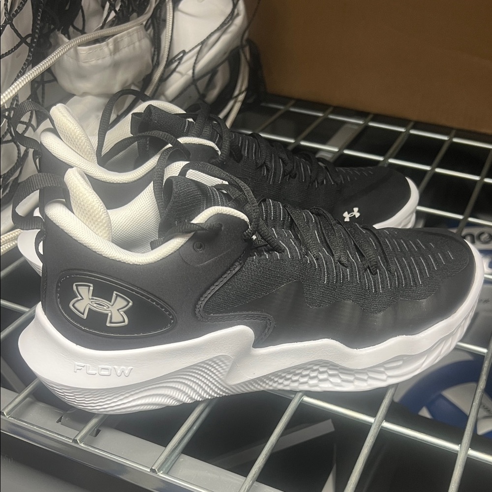New Under Armour Black and White Flow Athletic Shoes